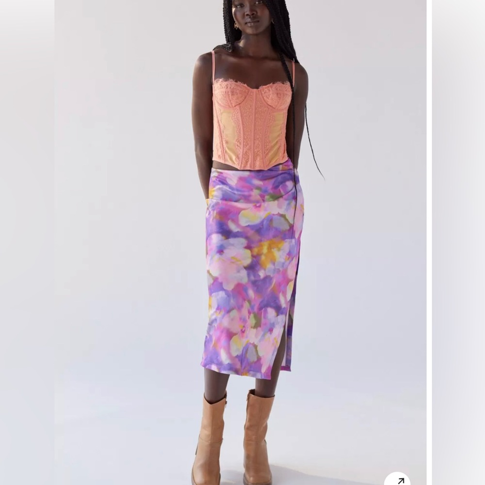 NWOT UO Edy Satin Midi Skirt M